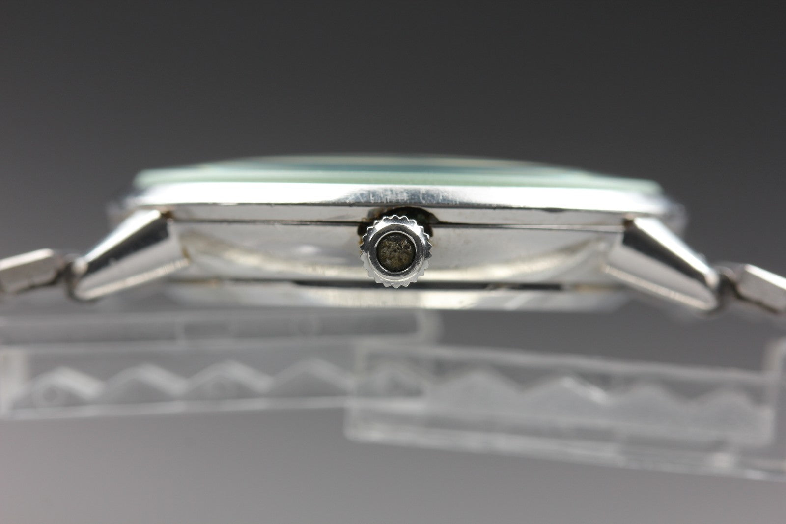 1977 Near MINT OMEGA De Ville 191.0044 34mm Quartz Silver Dial Men's Vintage