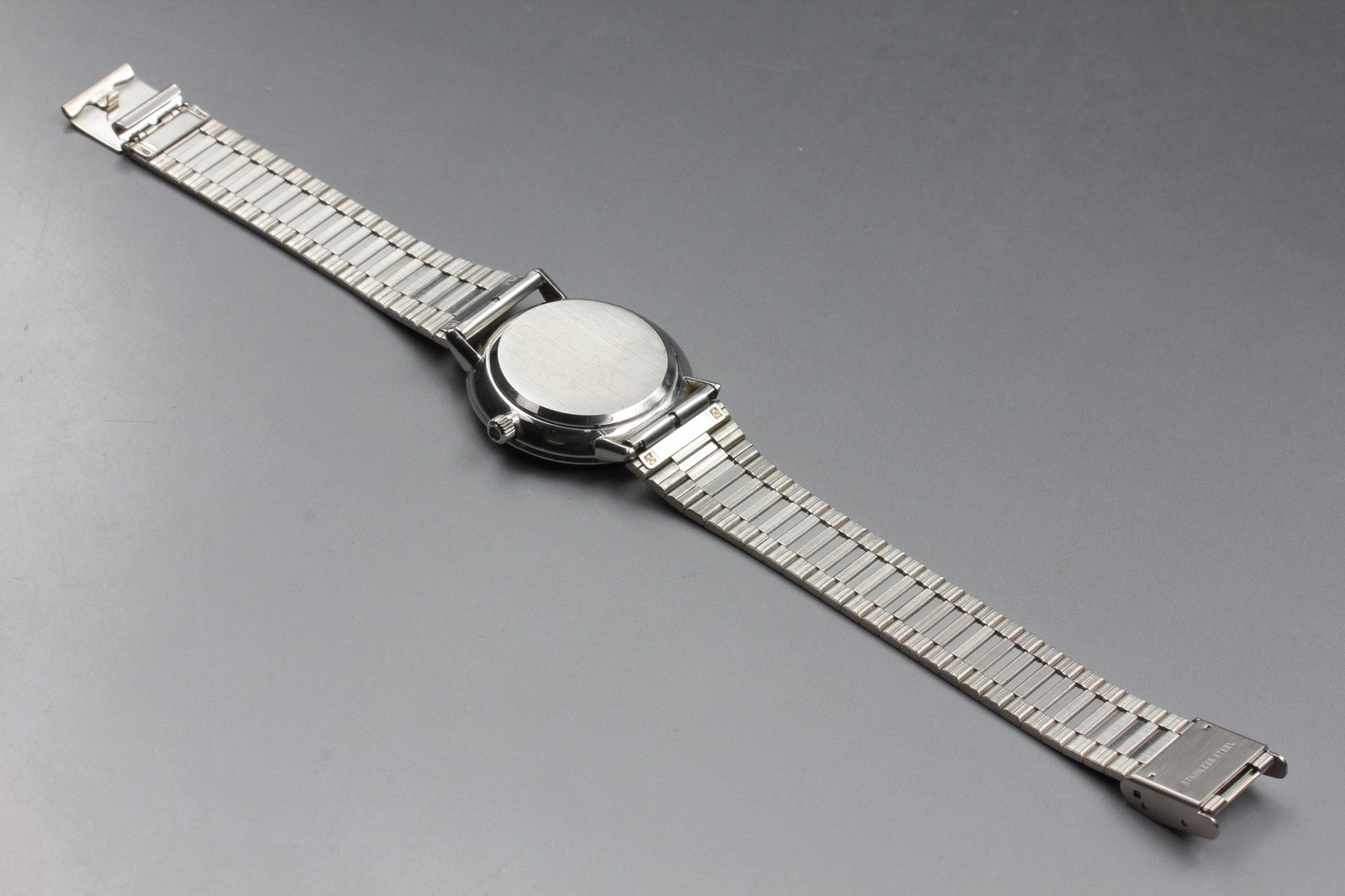 1977 Near MINT OMEGA De Ville 191.0044 34mm Quartz Silver Dial Men's Vintage