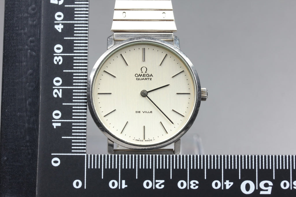 1977 Near MINT OMEGA De Ville 191.0044 34mm Quartz Silver Dial Men's Vintage