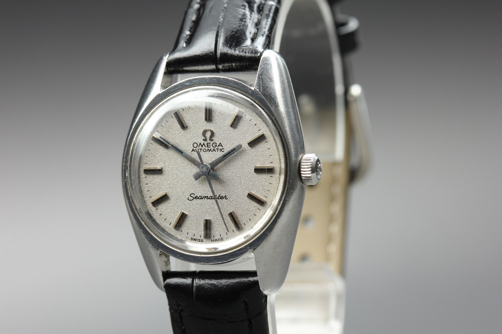 1969 Near MINT OMEGA Seamaster 25mm 565.026 Automatic Silver Dial Women Vintage