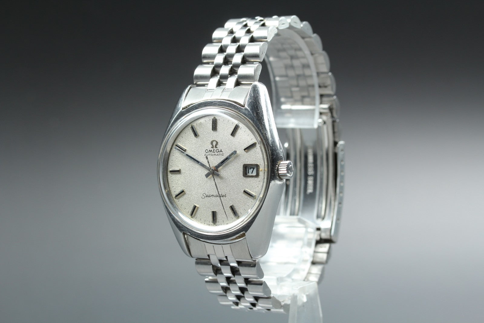 1970 Near MINT OMEGA Seamaster 35mm 166.067 Automatic Silver Dial Men's Vintage
