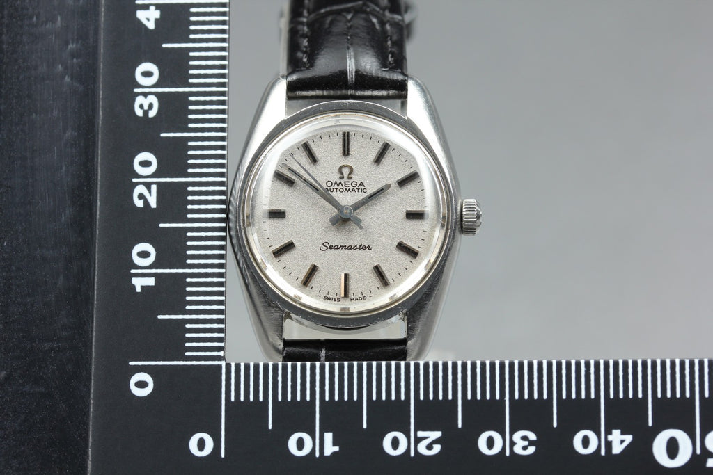 1969 Near MINT OMEGA Seamaster 25mm 565.026 Automatic Silver Dial Women Vintage