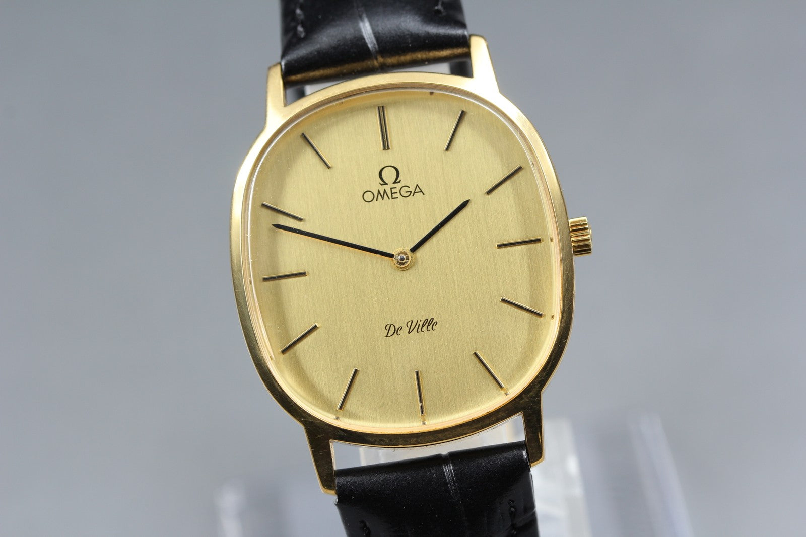 1979 Near MINT OMEGA De Ville 31mm 111.0148 Manual Wind Gold Dial Men's Vintage