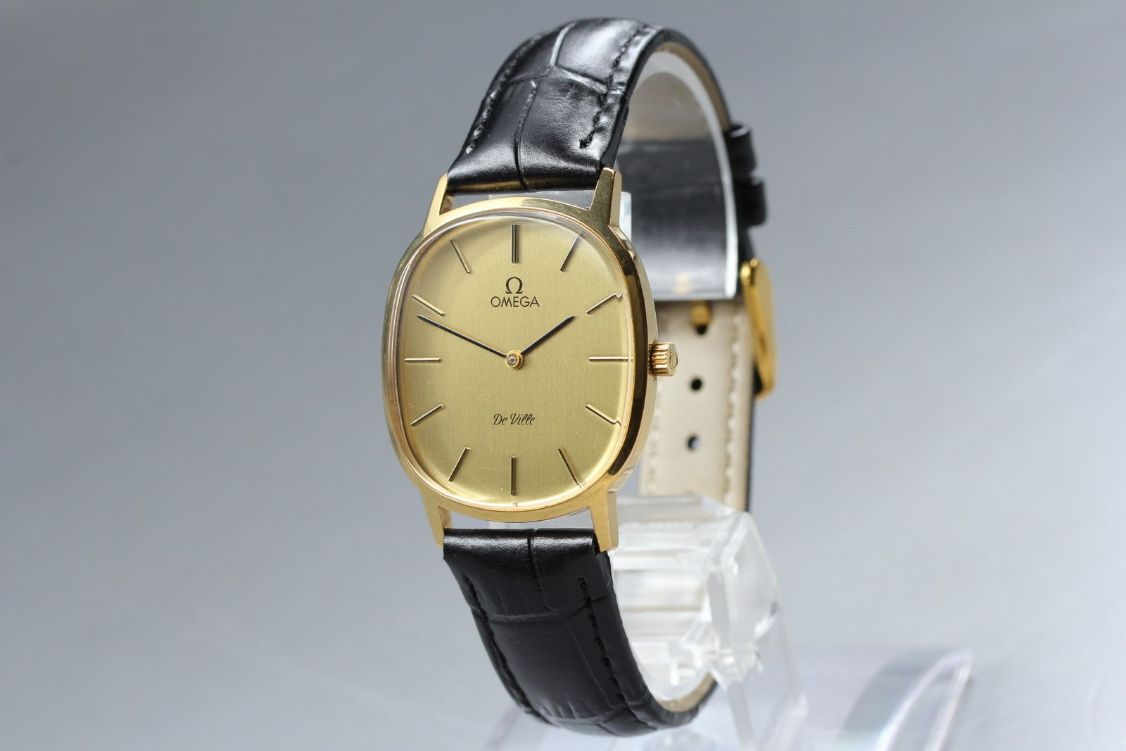 1979 Near MINT OMEGA De Ville 31mm 111.0148 Manual Wind Gold Dial Men's Vintage