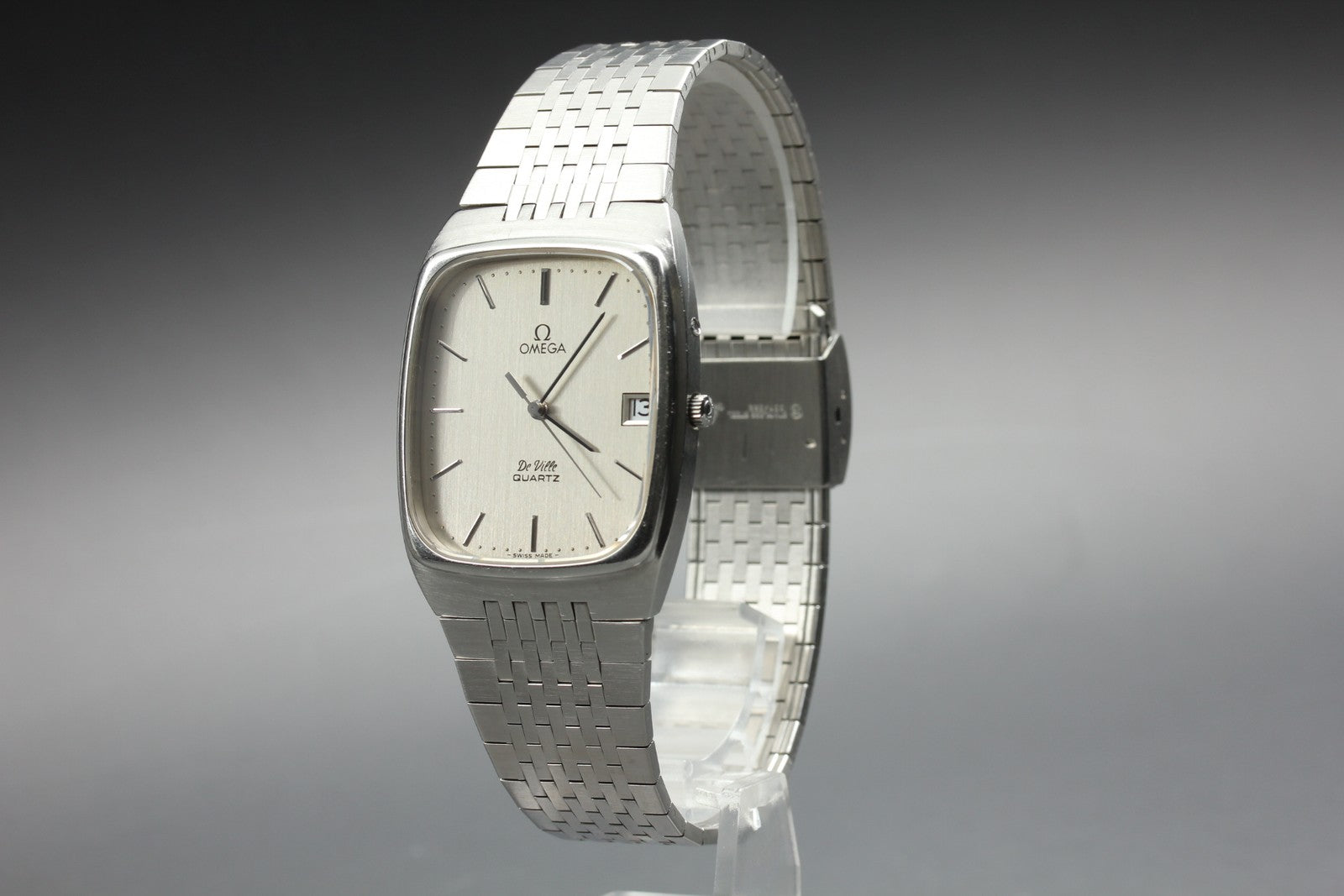 1979 Near MINT OMEGA De Ville 32mm 192.0043 Quartz Silver Dial Men's Vintage