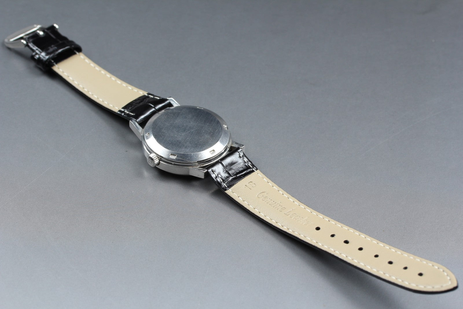 1972 Near MINT OMEGA Geneve 35mm 166.0117 Automatic Silver Dial Men's Vintage