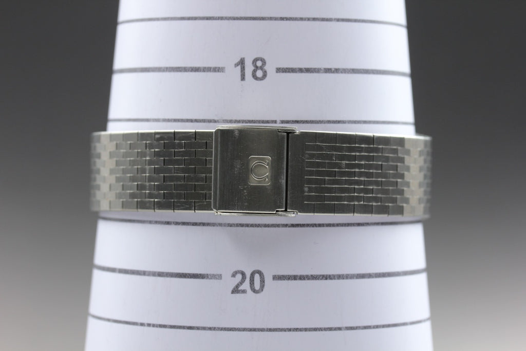 1979 Near MINT OMEGA De Ville 32mm 192.0043 Quartz Silver Dial Men's Vintage