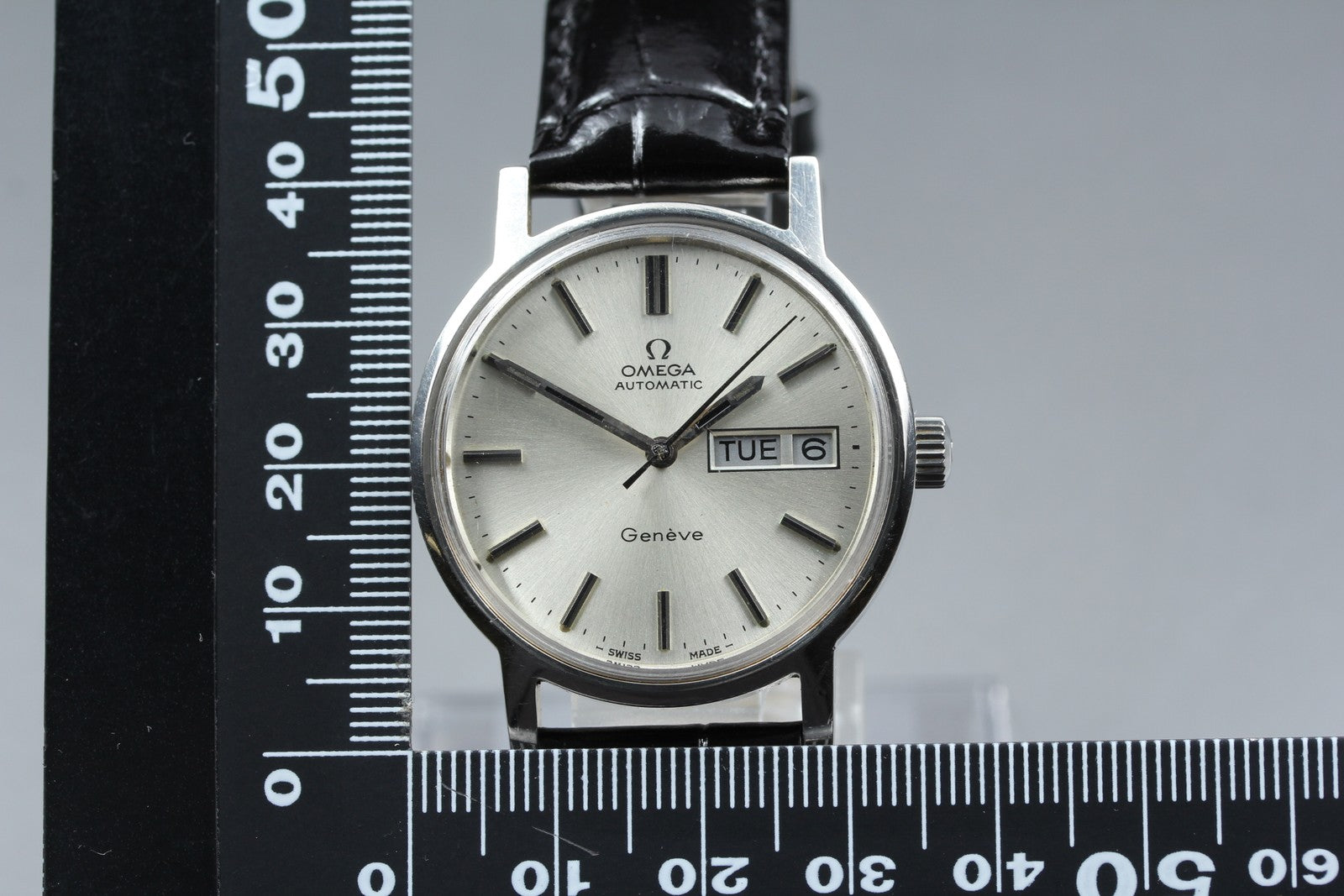 1972 Near MINT OMEGA Geneve 35mm 166.0117 Automatic Silver Dial Men's Vintage