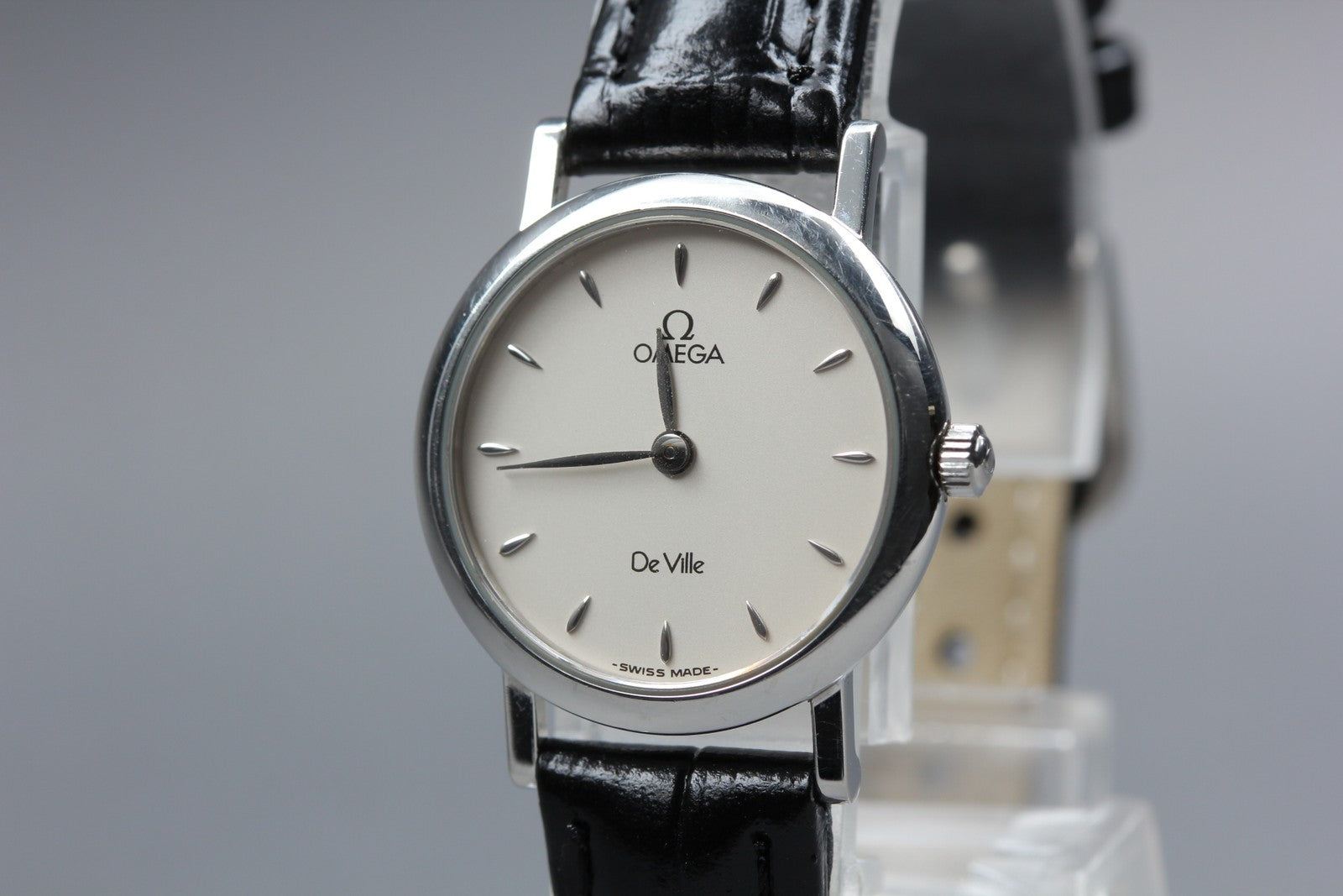 1994 Near MINT OMEGA De Ville 23mm 595.1111 Quartz Silver Dial Women's Vintage