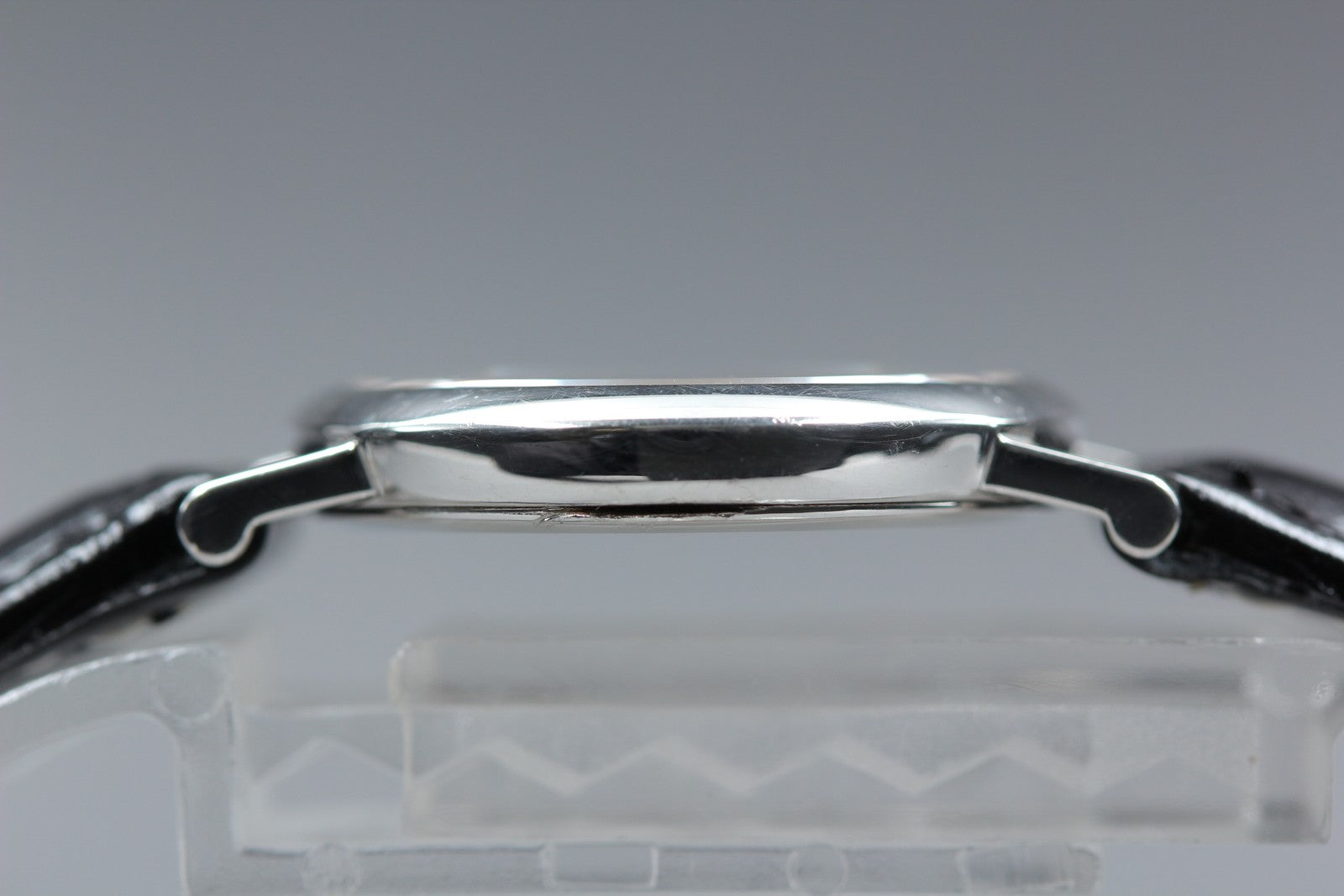 1994 Near MINT OMEGA De Ville 23mm 595.1111 Quartz Silver Dial Women's Vintage