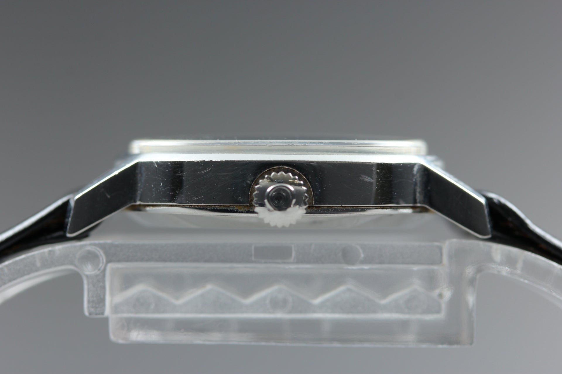 1976 Near MINT/Box OMEGA De Ville 21mm 511.0509 Manual Silver Dial Women Vintage
