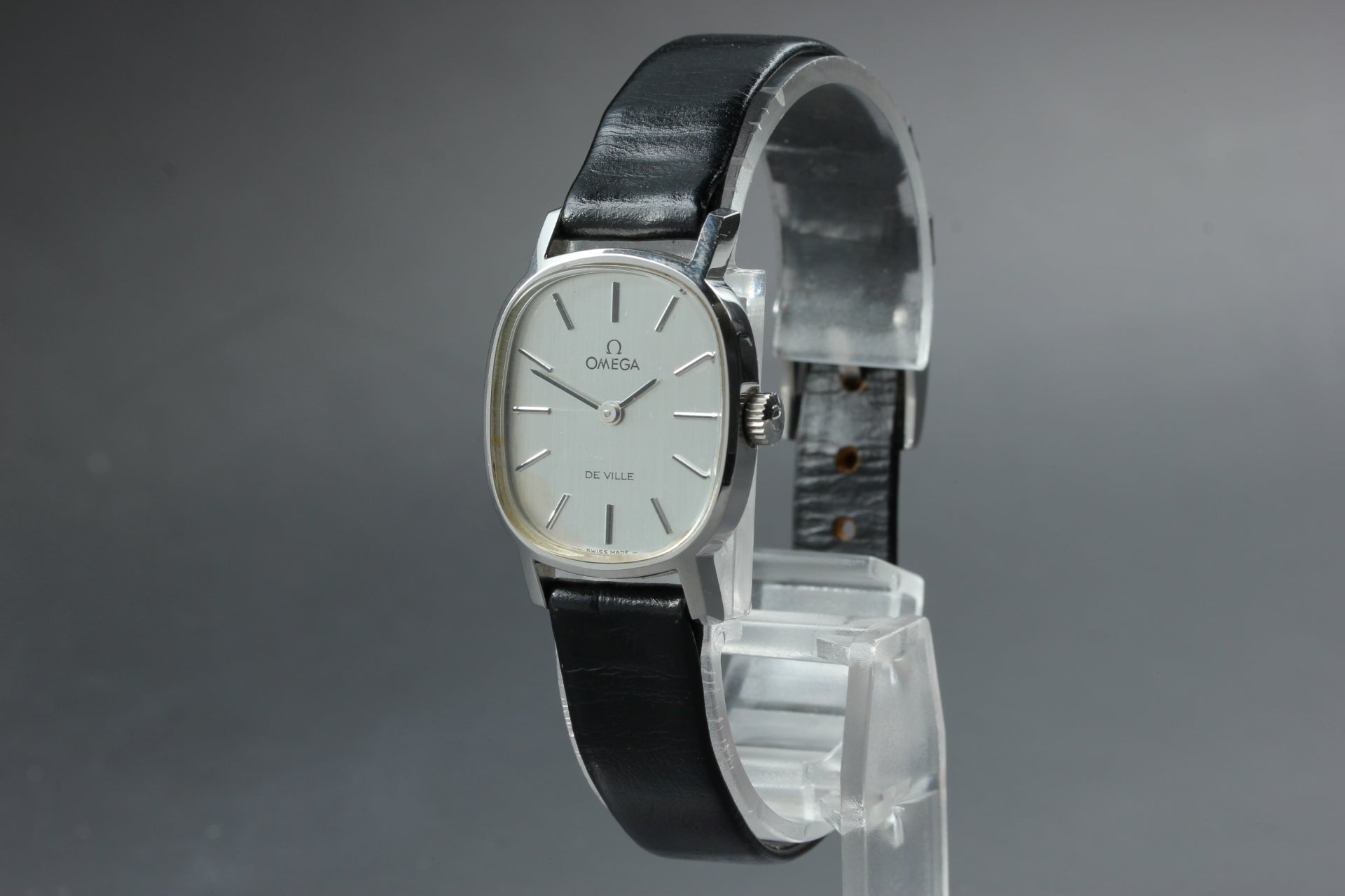 1976 Near MINT/Box OMEGA De Ville 21mm 511.0509 Manual Silver Dial Women Vintage