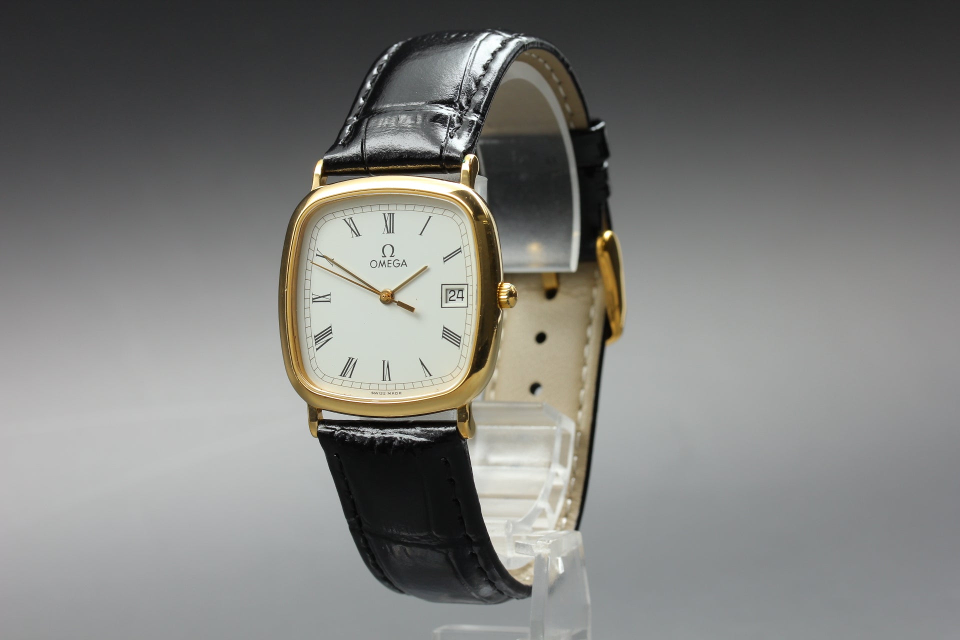 1989 Near MINT OMEGA De Ville 30mm 196.0317.1 Quartz White Roman Men's Vintage