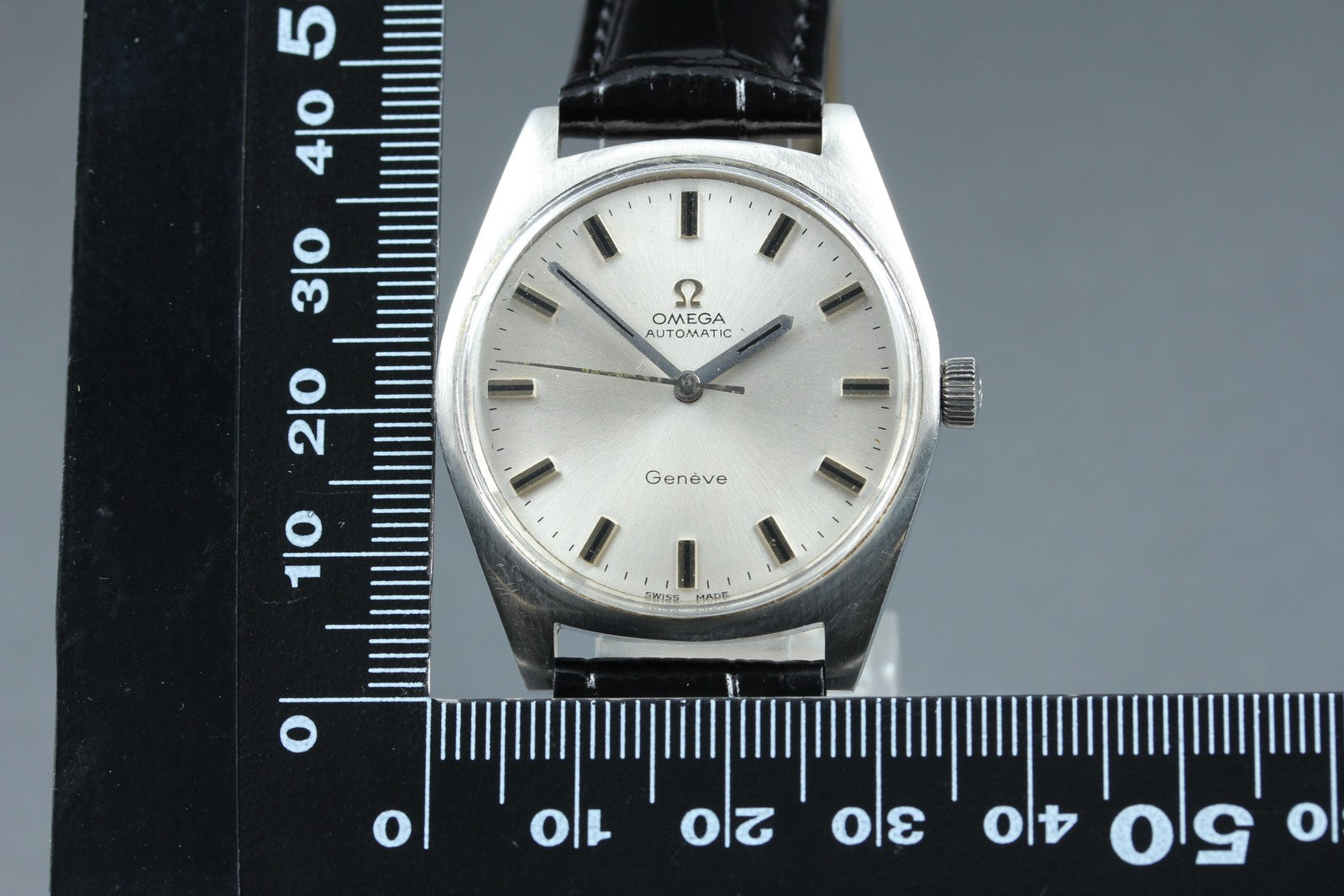 1968 Near MINT OMEGA Geneve 34mm 165.041 Automatic Silver Dial Men's Vintage