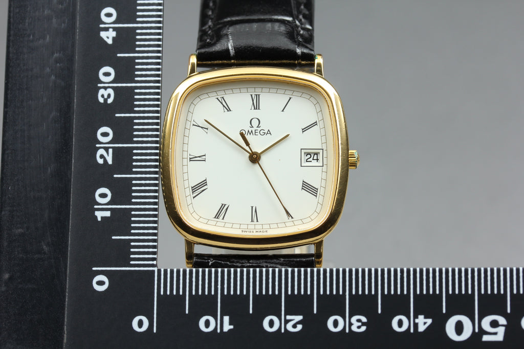 1989 Near MINT OMEGA De Ville 30mm 196.0317.1 Quartz White Roman Men's Vintage