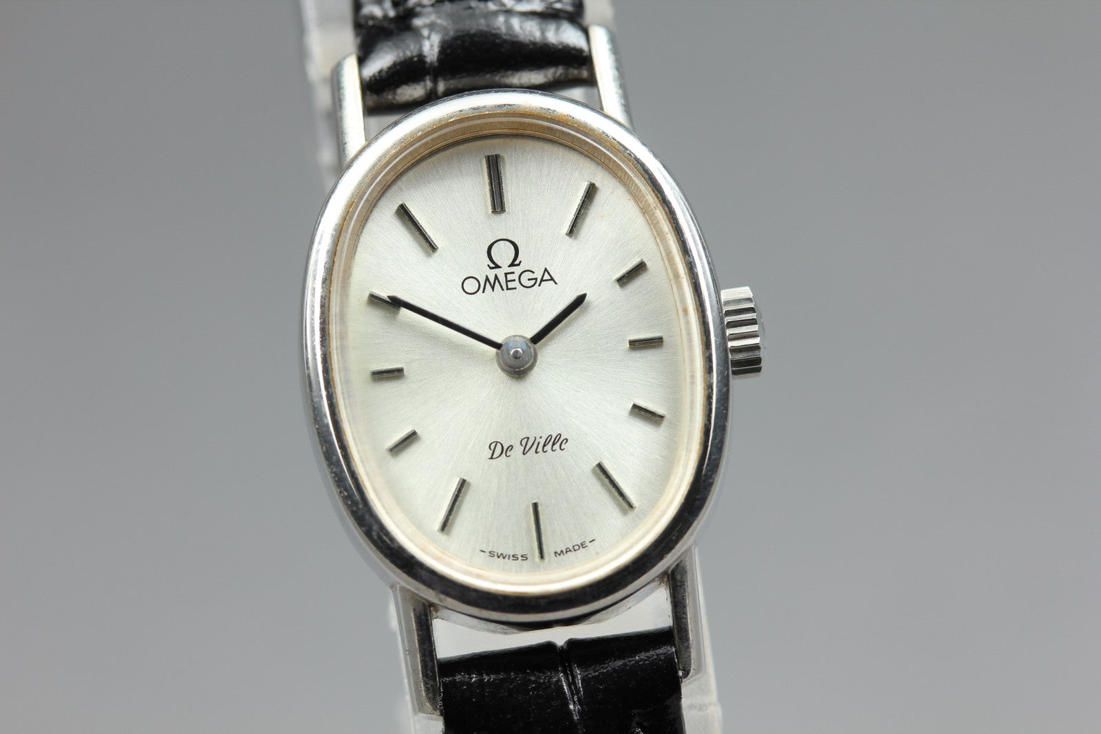1979 Near MINT OMEGA De Ville 18mm 511.0553 Manual Silver Dial Women's Vintage