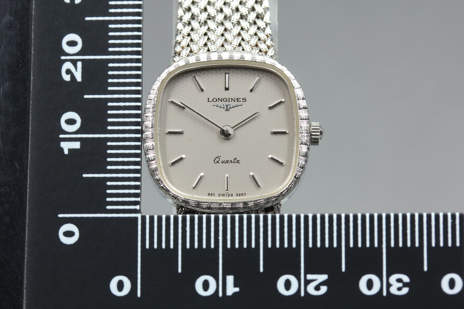 Near MINT LONGINES 961 3267 21mm Quartz Stainless Silver Dial Women's Vintage