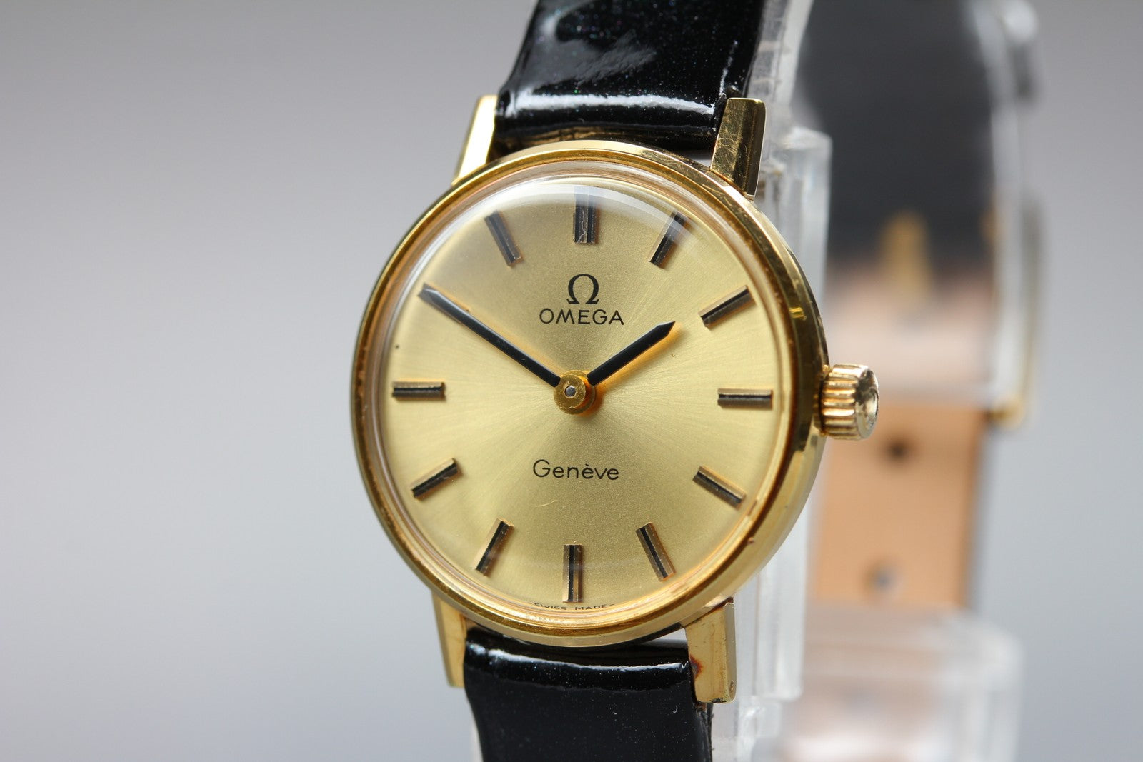 1972 Near MINT OMEGA Geneve 23mm 511.457 Manual Wind Gold Dial Women's Vintage