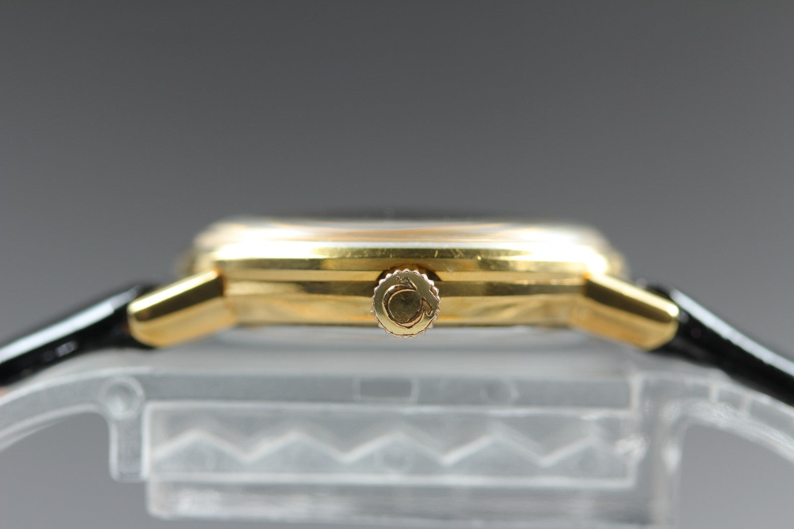 1972 Near MINT OMEGA Geneve 23mm 511.457 Manual Wind Gold Dial Women's Vintage