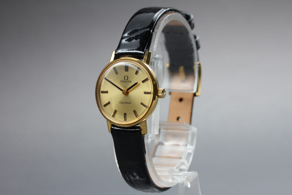1972 Near MINT OMEGA Geneve 23mm 511.457 Manual Wind Gold Dial Women's Vintage