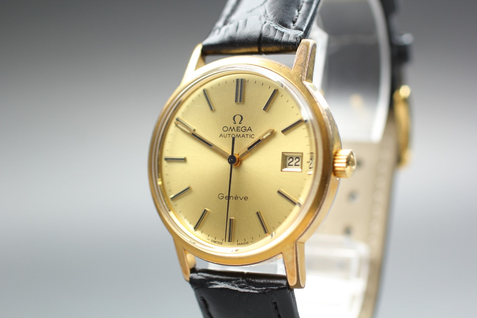 1973 Near MINT OMEGA Geneve 35mm 166.0163 Automatic Gold Dial Men's Vintage