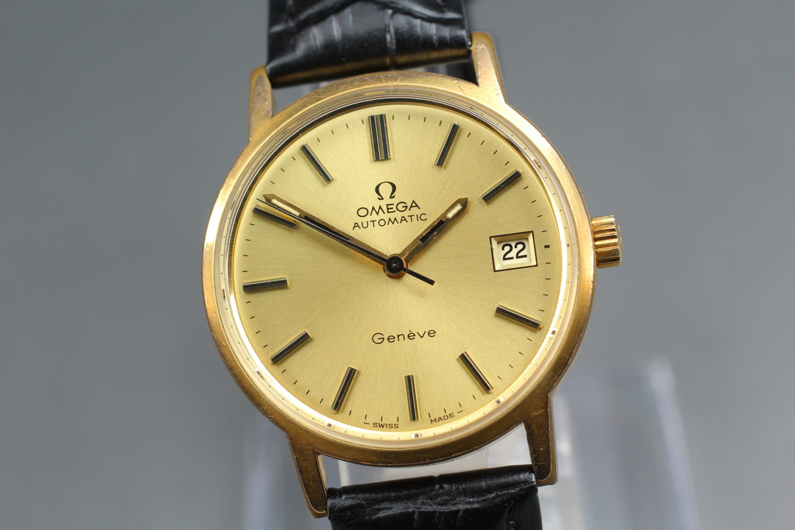 1973 Near MINT OMEGA Geneve 35mm 166.0163 Automatic Gold Dial Men's Vintage