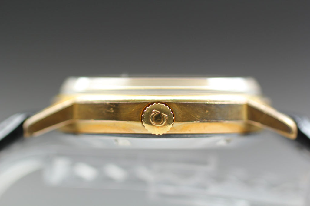 1973 Near MINT OMEGA Geneve 35mm 166.0163 Automatic Gold Dial Men's Vintage
