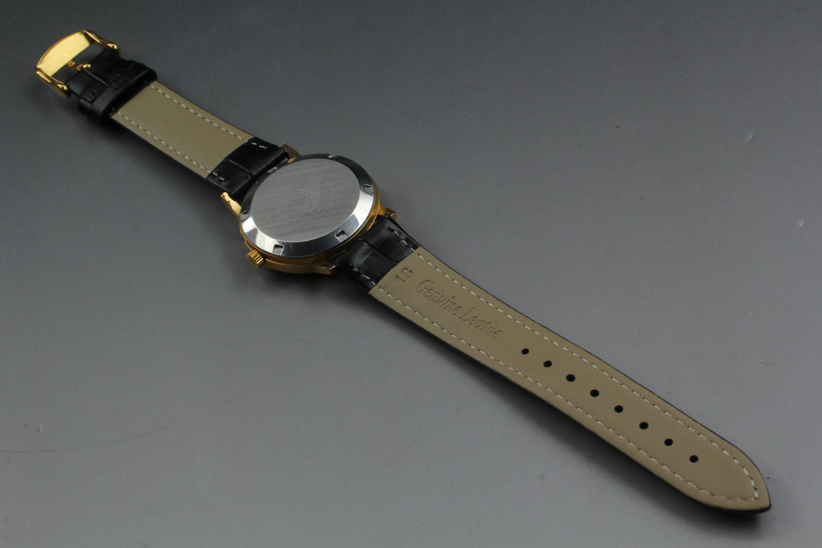 1973 Near MINT OMEGA Geneve 35mm 166.0163 Automatic Gold Dial Men's Vintage