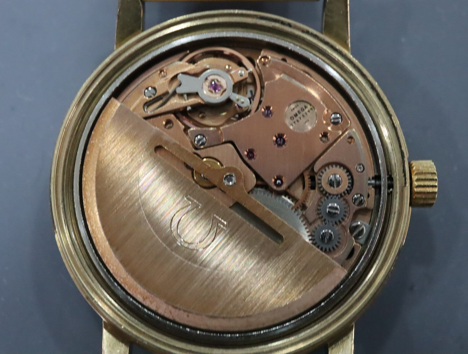 1973 Near MINT OMEGA Geneve 35mm 166.0163 Automatic Gold Dial Men's Vintage