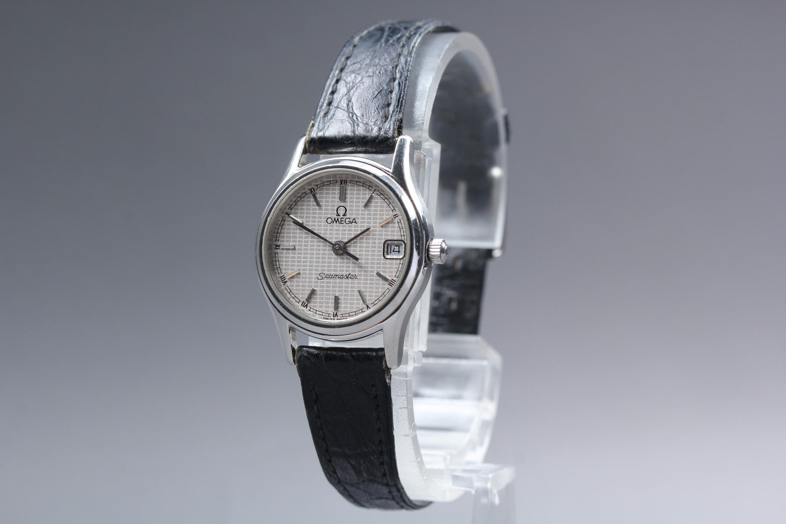 1985 Near MINT OMEGA Seamaster 23mm 596.0073 Quartz Silver Dial Women's Vintage