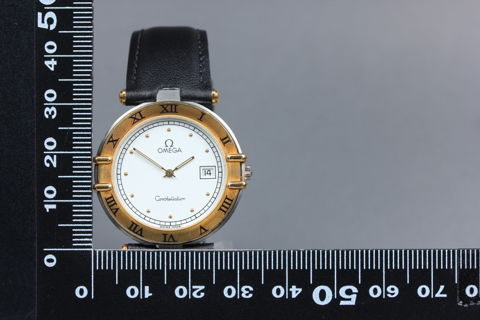 1988 Near MINT OMEGA Constellation 31mm 196.0360 Quartz White Dial Men's Vintage