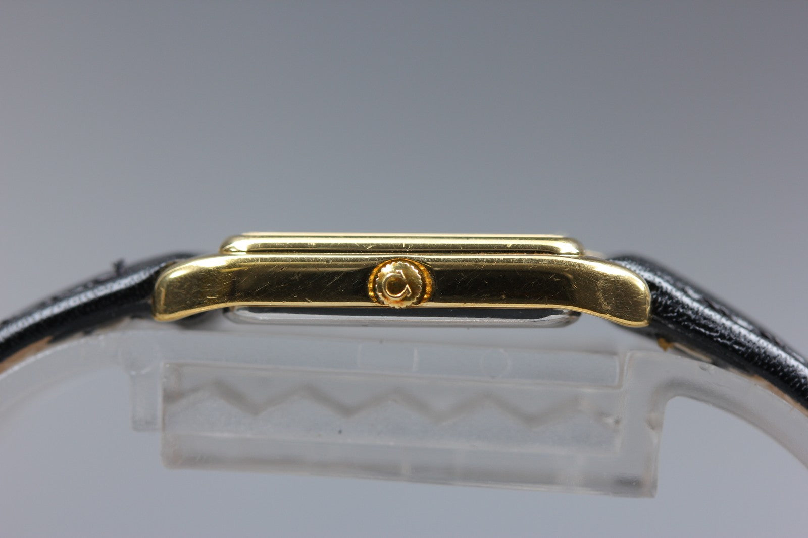1984 Near MINT OMEGA De Ville 19mm 591.0278.1 Quartz Gold Tank Women's Vintage