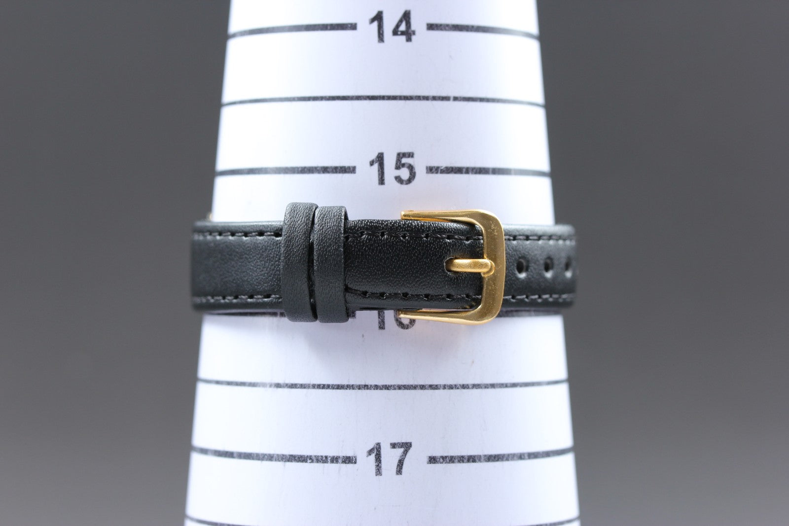 1984 Near MINT OMEGA De Ville 19mm 591.0278.1 Quartz Gold Tank Women's Vintage