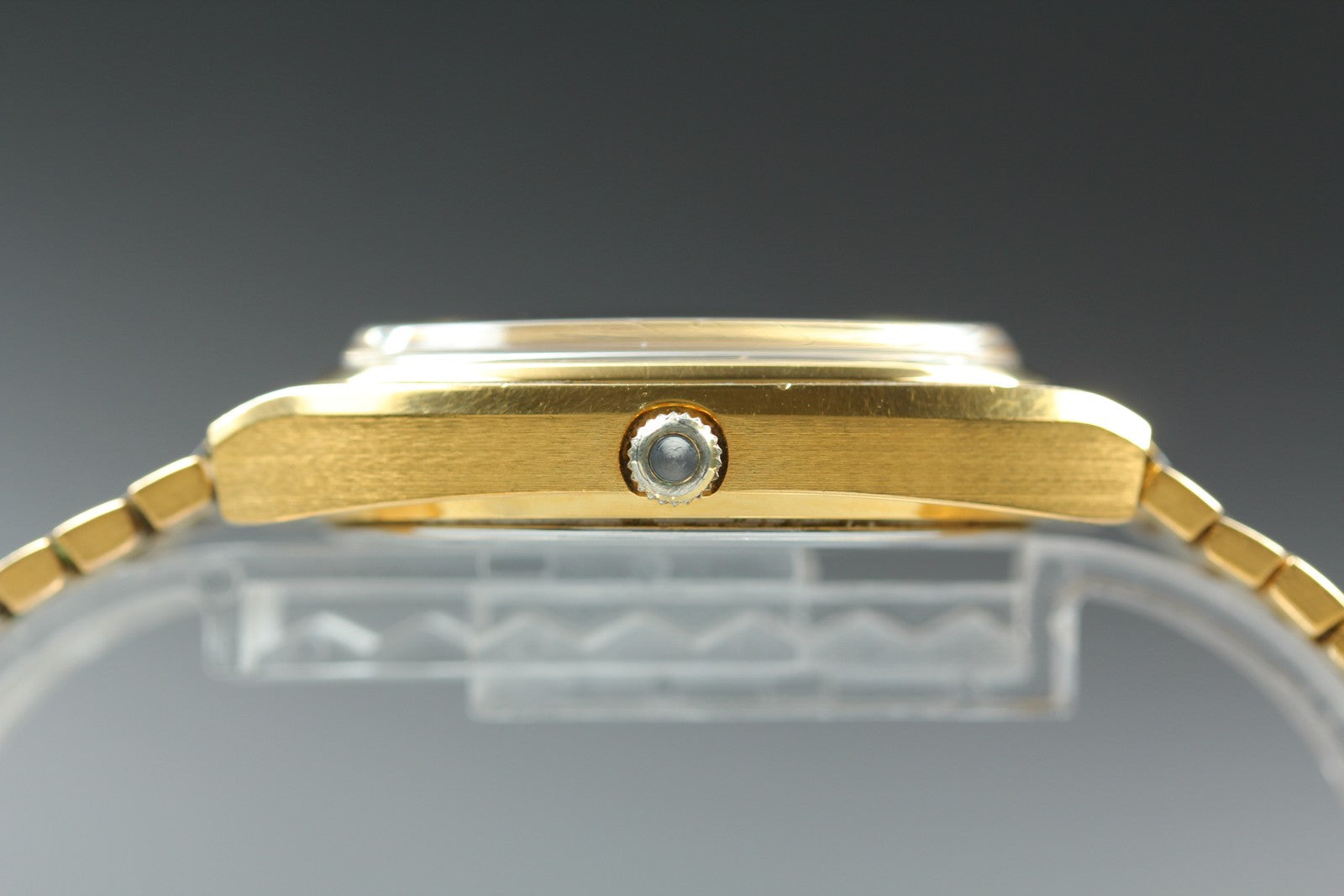 1979 Near MINT OMEGA Seamaster 35mm 196.0085 Quartz Gold Dial Men's Vintage