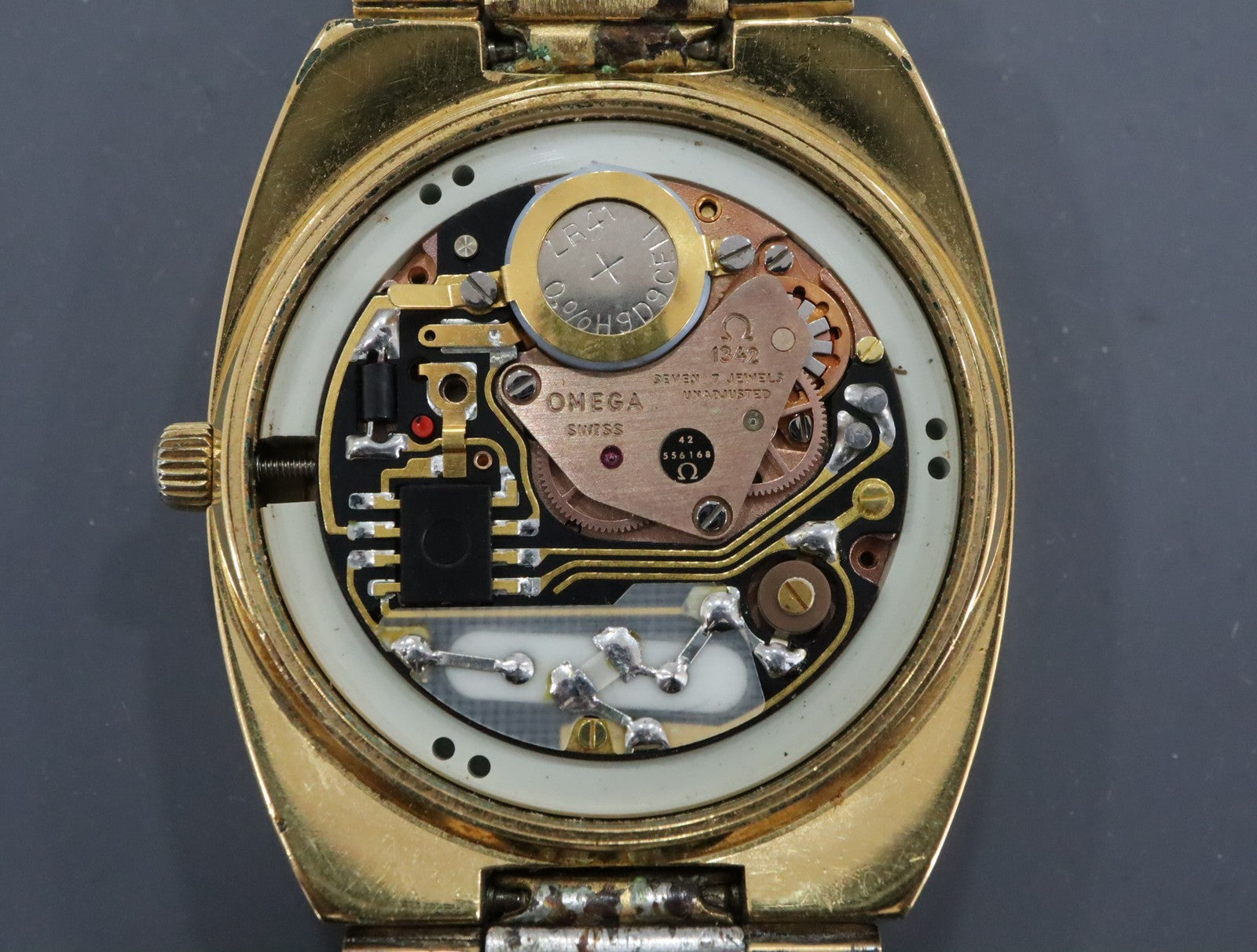 1979 Near MINT OMEGA Seamaster 35mm 196.0085 Quartz Gold Dial Men's Vintage