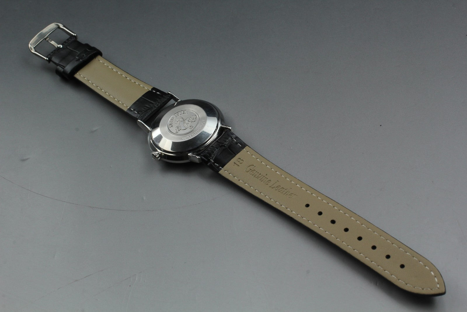 Near MINT OMEGA Seamaster De Ville 34mm Automatic Silver Dial Men's Vintage