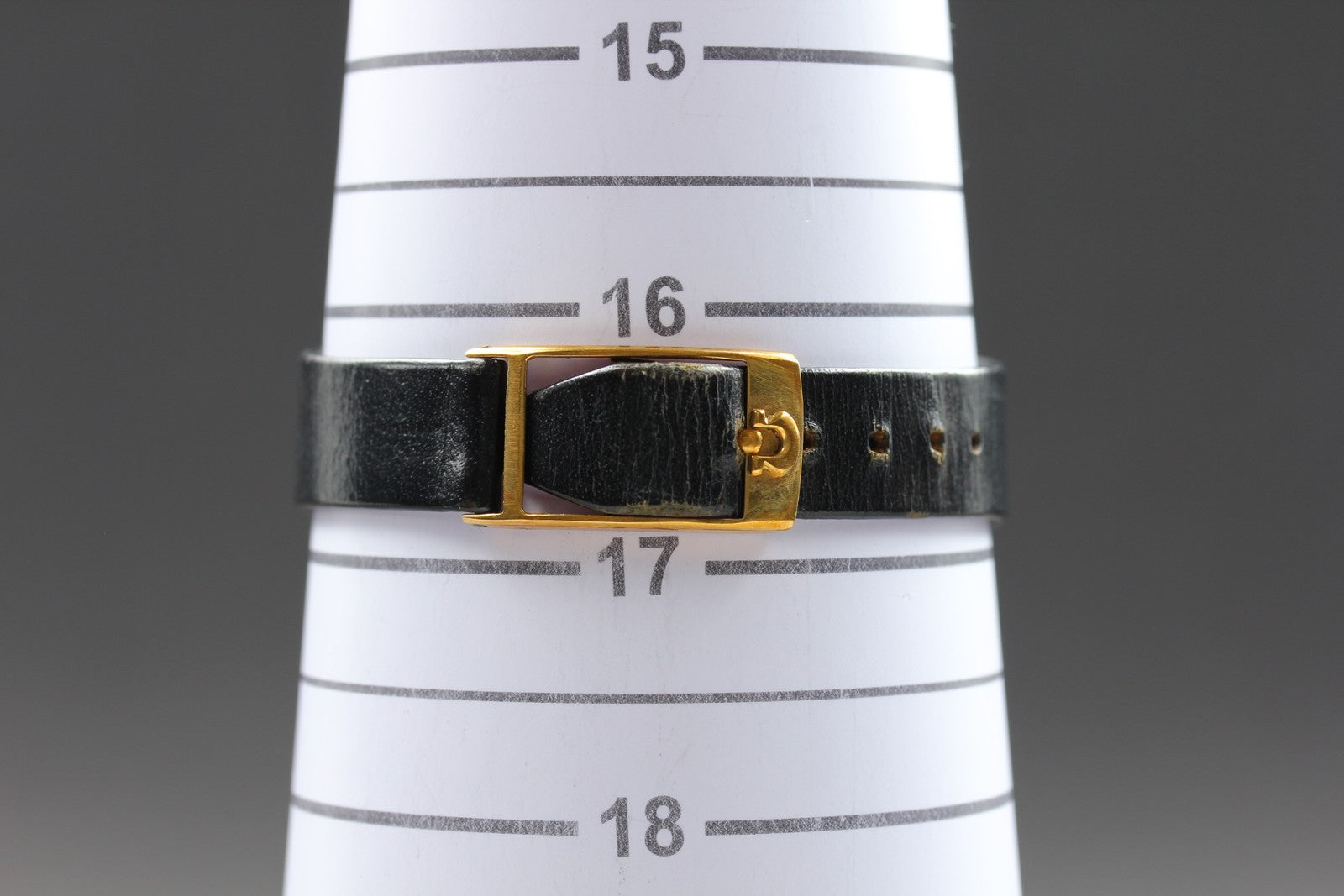 1975 Near MINT/Box, Paper OMEGA De Ville 24mm 511.0404 Manual Roman Tank Unisex