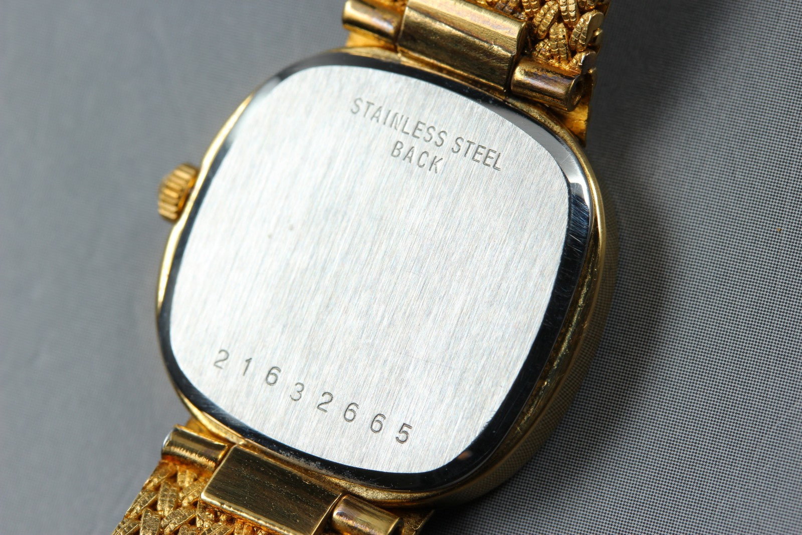 Near MINT LONGINES 961 3267 21mm Quartz Gold Plated Gold Dial Women's Vintage