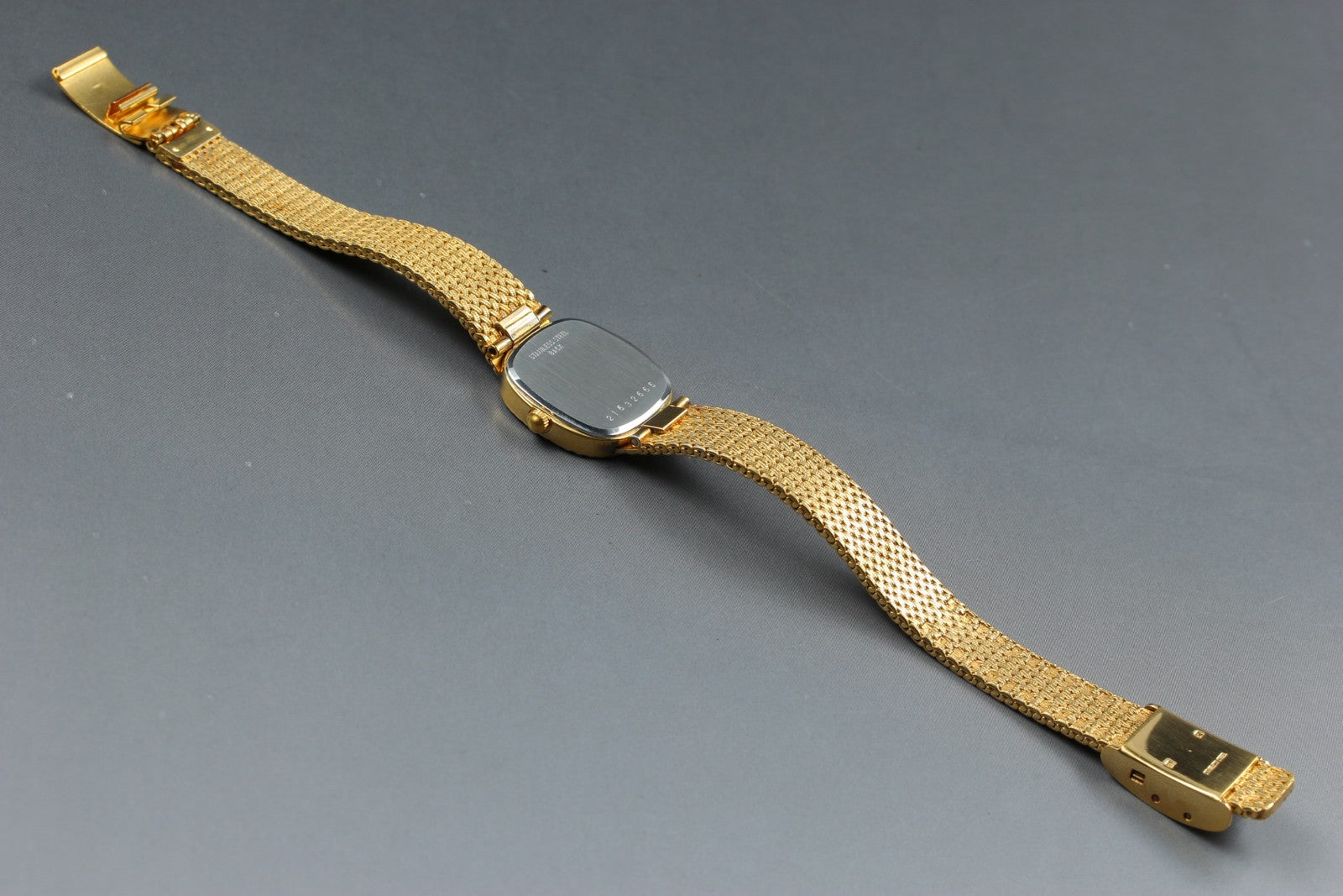 Near MINT LONGINES 961 3267 21mm Quartz Gold Plated Gold Dial Women's Vintage