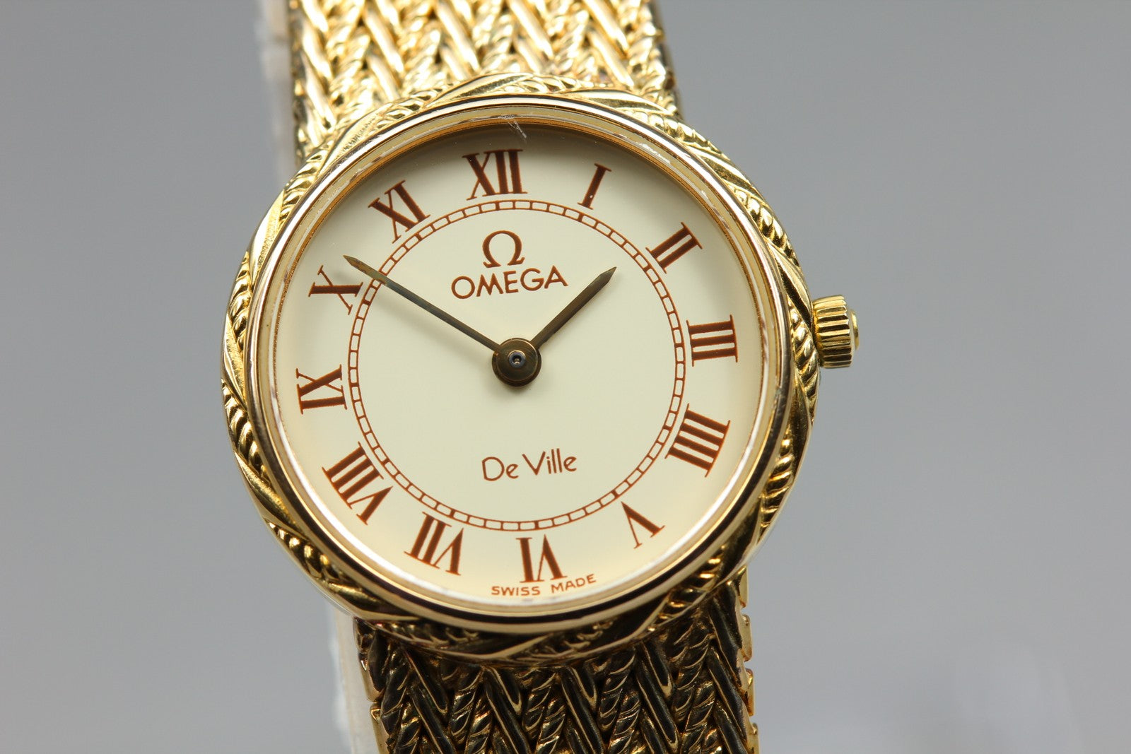 1984 Near MINT OMEGA De Ville 20mm 591.0306 Quartz Roman Dial Women's Vintage