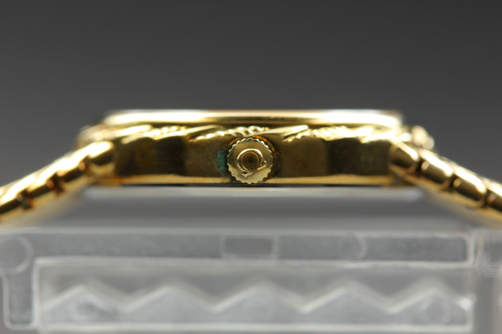 1984 Near MINT OMEGA De Ville 20mm 591.0306 Quartz Roman Dial Women's Vintage