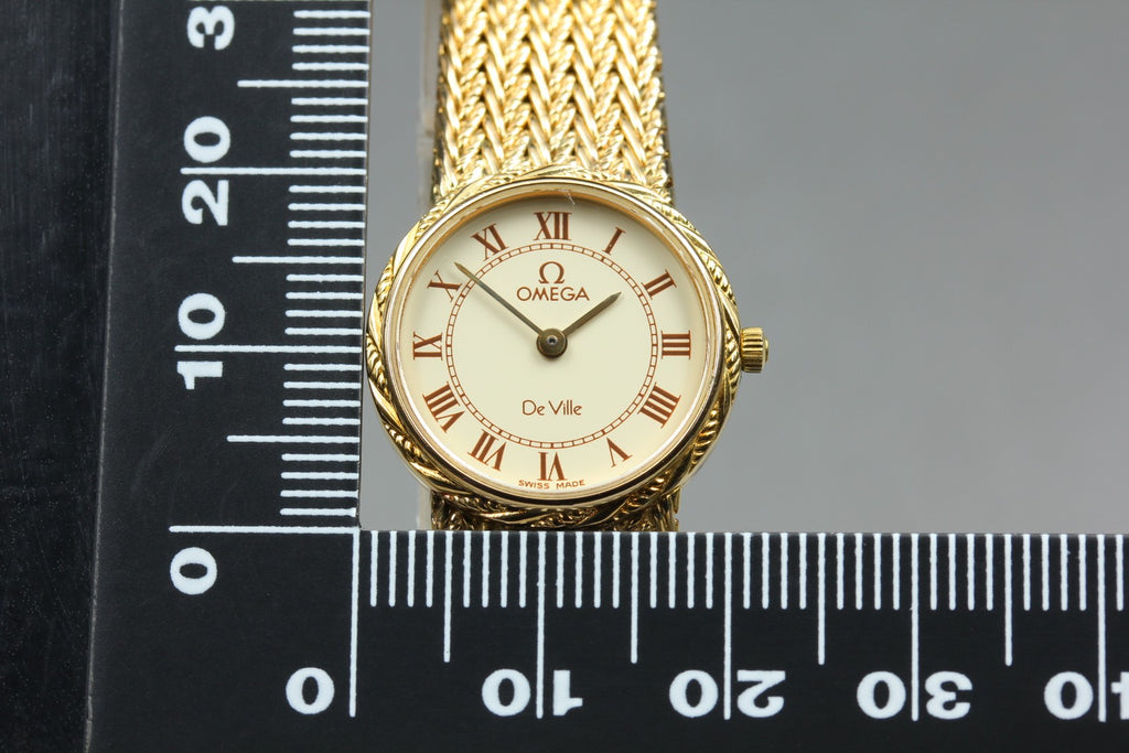 1984 Near MINT OMEGA De Ville 20mm 591.0306 Quartz Roman Dial Women's Vintage