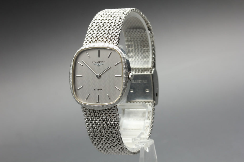 Near MINT LONGINES 976 3386 30mm Quartz Stainless steel Silver Dial Men Vintage