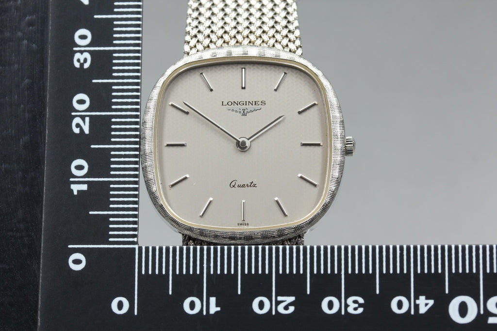 Near MINT LONGINES 976 3386 30mm Quartz Stainless steel Silver Dial Men Vintage