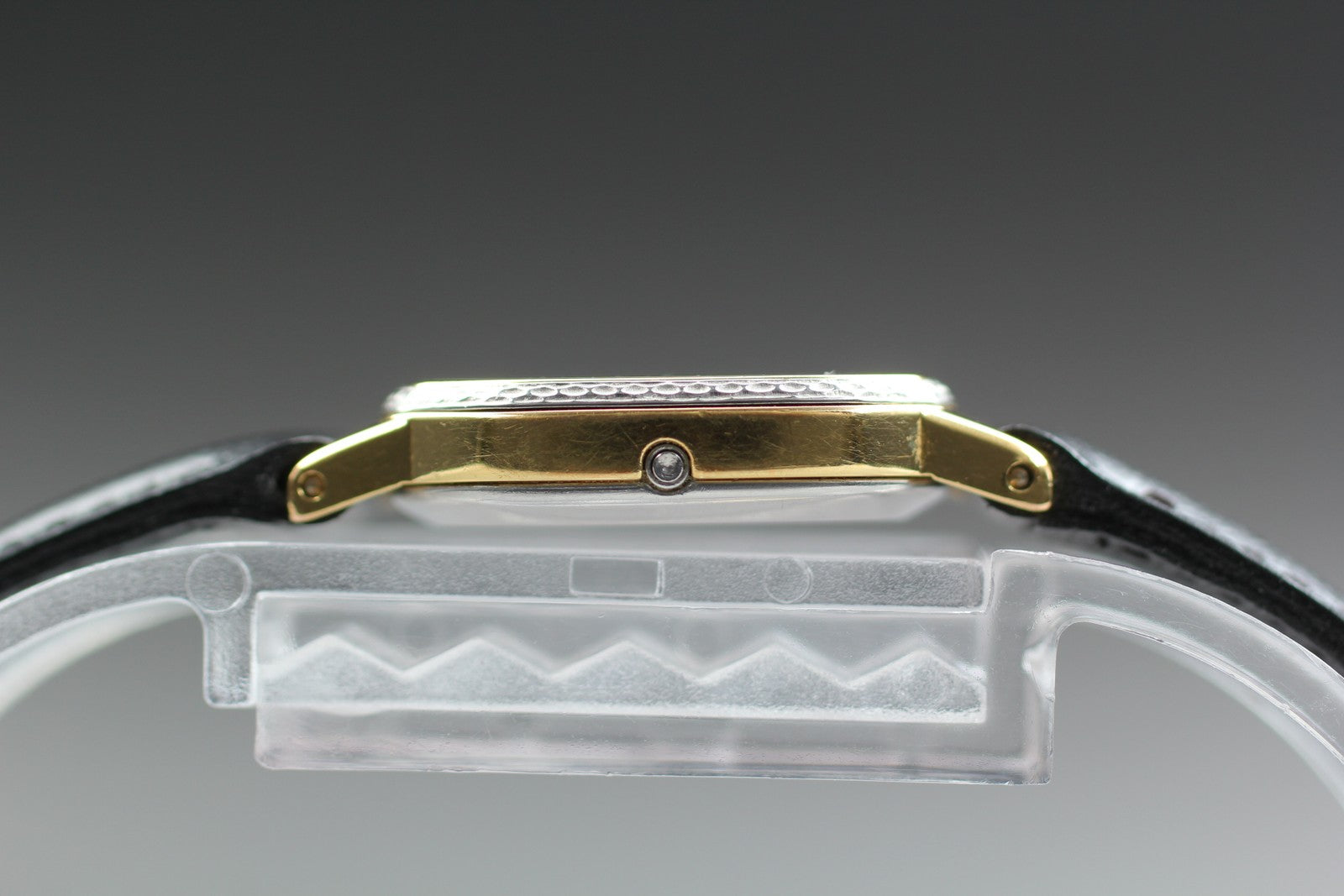 1984 Near MINT OMEGA De Ville 17mm 591.0256 Quartz Gold Dial Women's Vintage