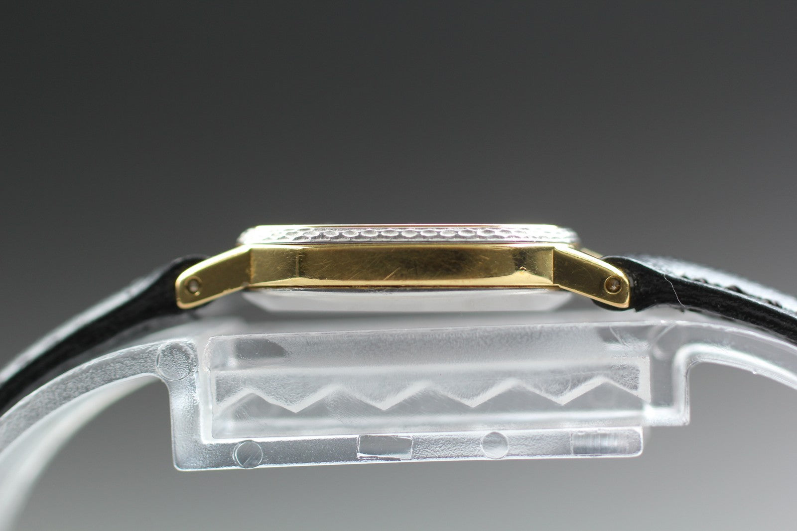 1984 Near MINT OMEGA De Ville 17mm 591.0256 Quartz Gold Dial Women's Vintage