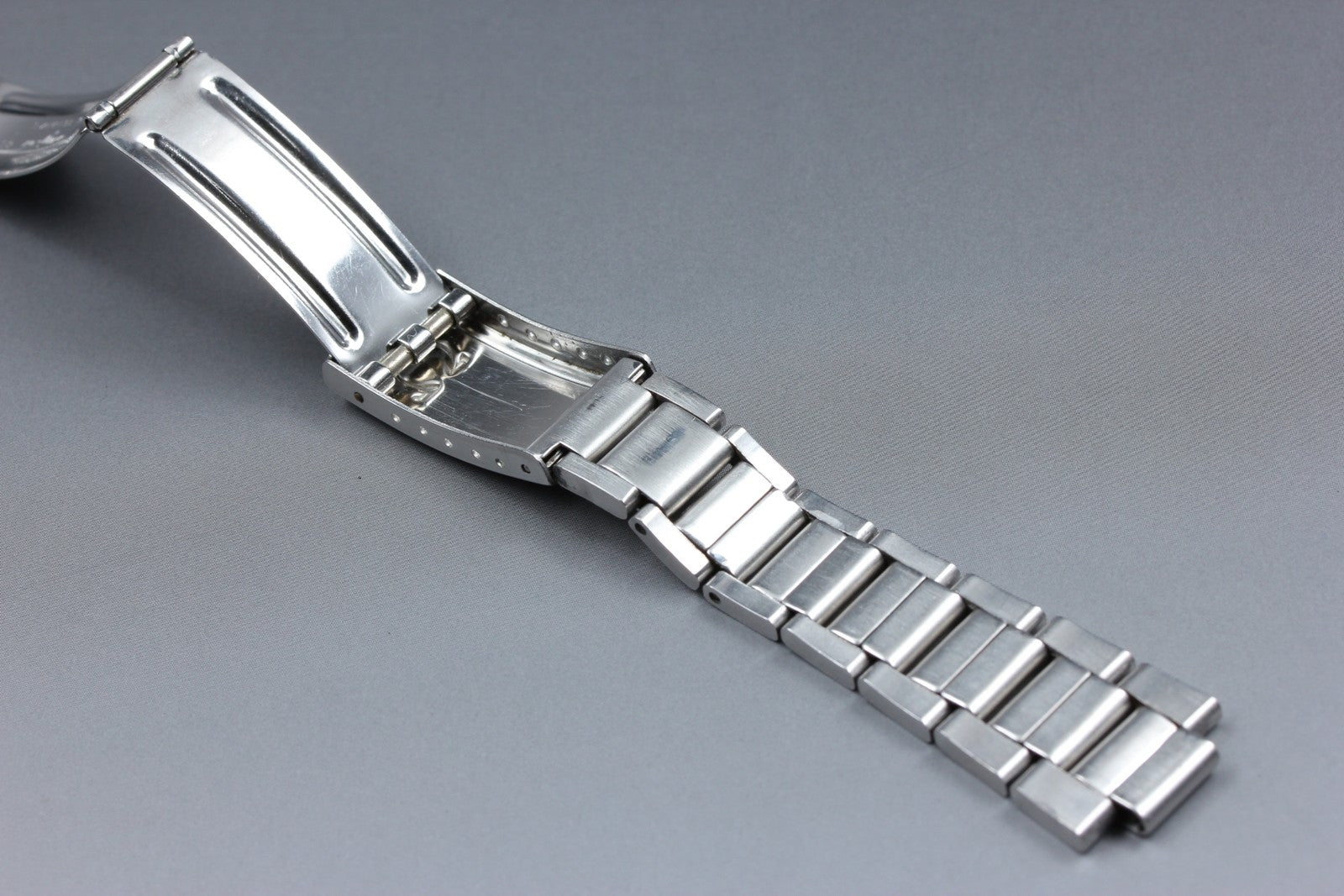 Near MINT OMEGA Bracelet FF605/1168 18mm Stainless Steel Silver Men's Vintage