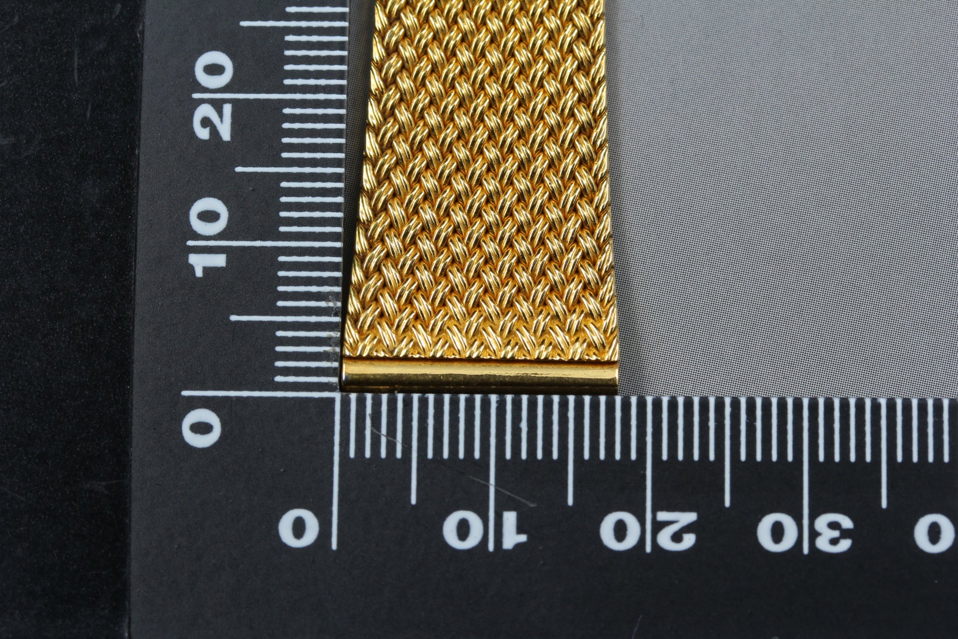 Near MINT OMEGA Milanese/Mesh Band 18mm Gold Plated Bracelet Men's Vintage