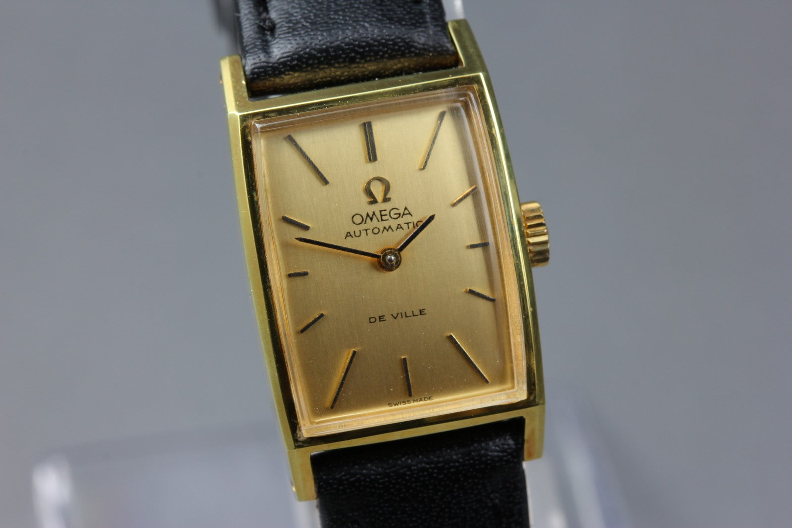 1969 Near MINT OMEGA De Ville 19mm 551.024 Automatic Gold Dial Women's Vintage