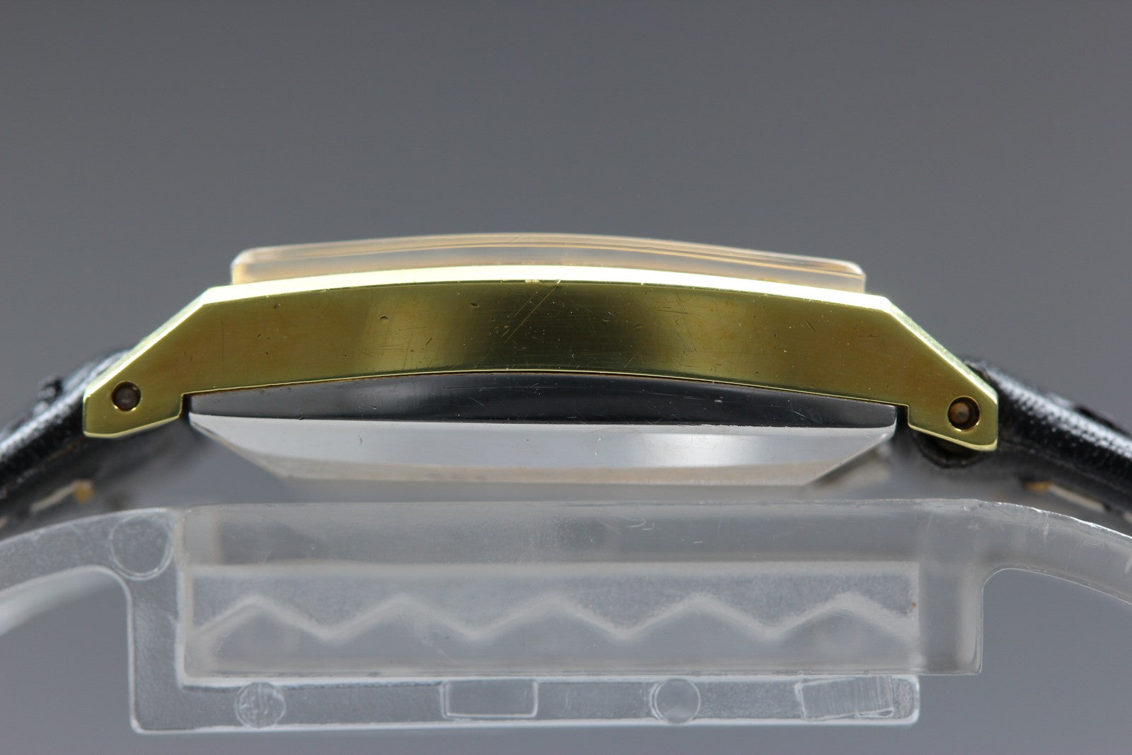 1969 Near MINT OMEGA De Ville 19mm 551.024 Automatic Gold Dial Women's Vintage